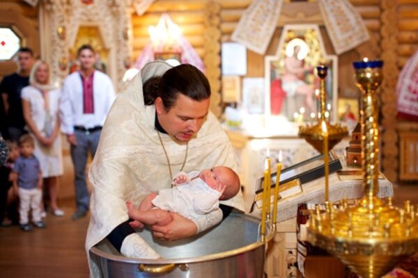 Кого не можна брати в куми: головні церковні заборони