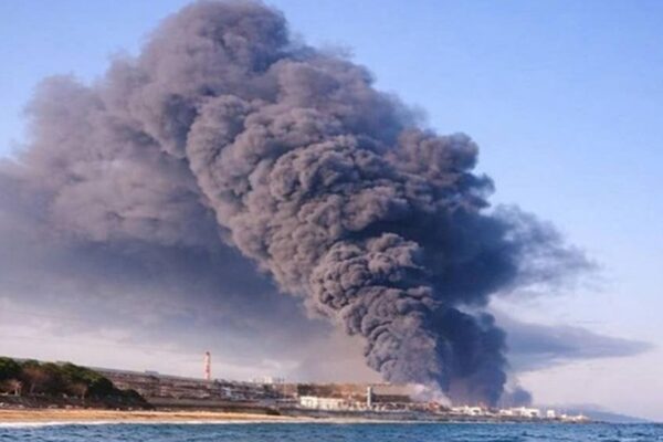 У Туапсе пожежа на НПЗ не вщухає вже п'яту добу