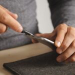 Ваш смартфон звучить глухо: ось як легко почистити динамік