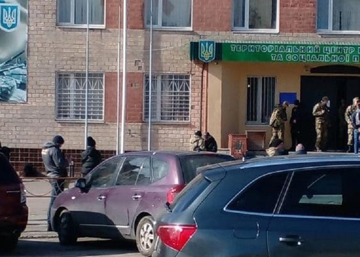 У Білій Церкві чоловік кинув гранату під ТЦК