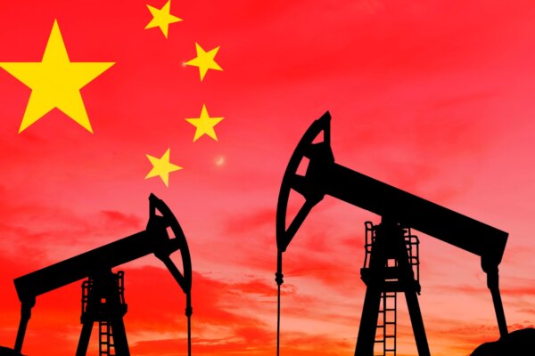 Китайські НПЗ хочуть закупити нафту з Ірану через зниження цін – Reuters