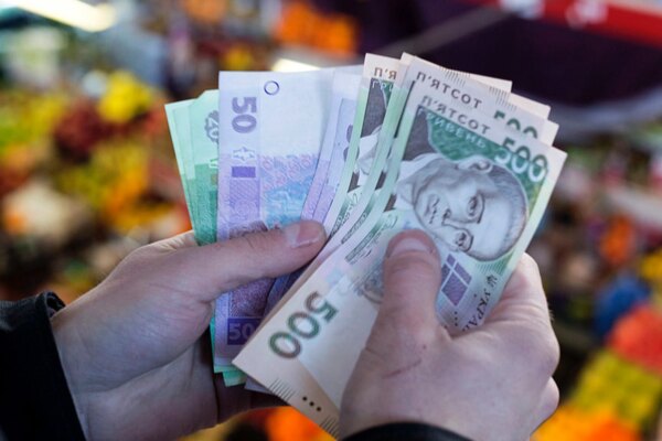 Зеленський доручив уряду підготувати програми проти зростання цін для населення