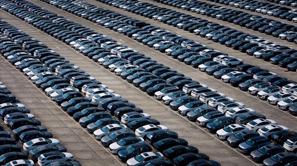 У березні українці купили понад 13 тисяч бензинових авто: які нові та вживані моделі обирали