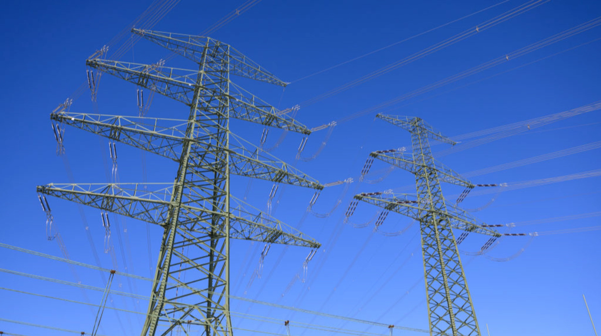 Через ворожі обстріли та негоду є знеструмлення в шести областях