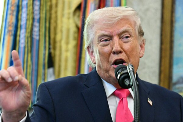 Трамп ініціював переговори з Іраном про закритий Ормуз: останні вимагають зняти блокаду