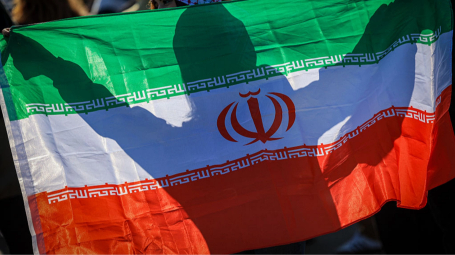 Іран закликав молодь стати живим щитом електростанцій на тлі погроз Трампа