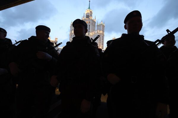 СюжетТривожний парад у Москві: що задумав Київ