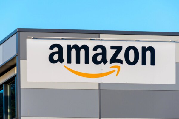 Проти Amazon подали позов за відмову відшкодувати витрати, пов’язані з митами Трампа