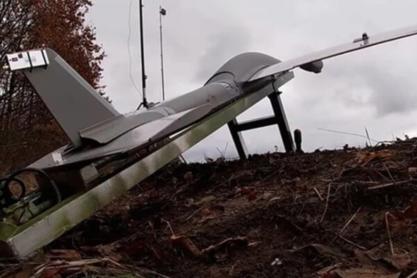 Військові показали рекордний дронопад Молній