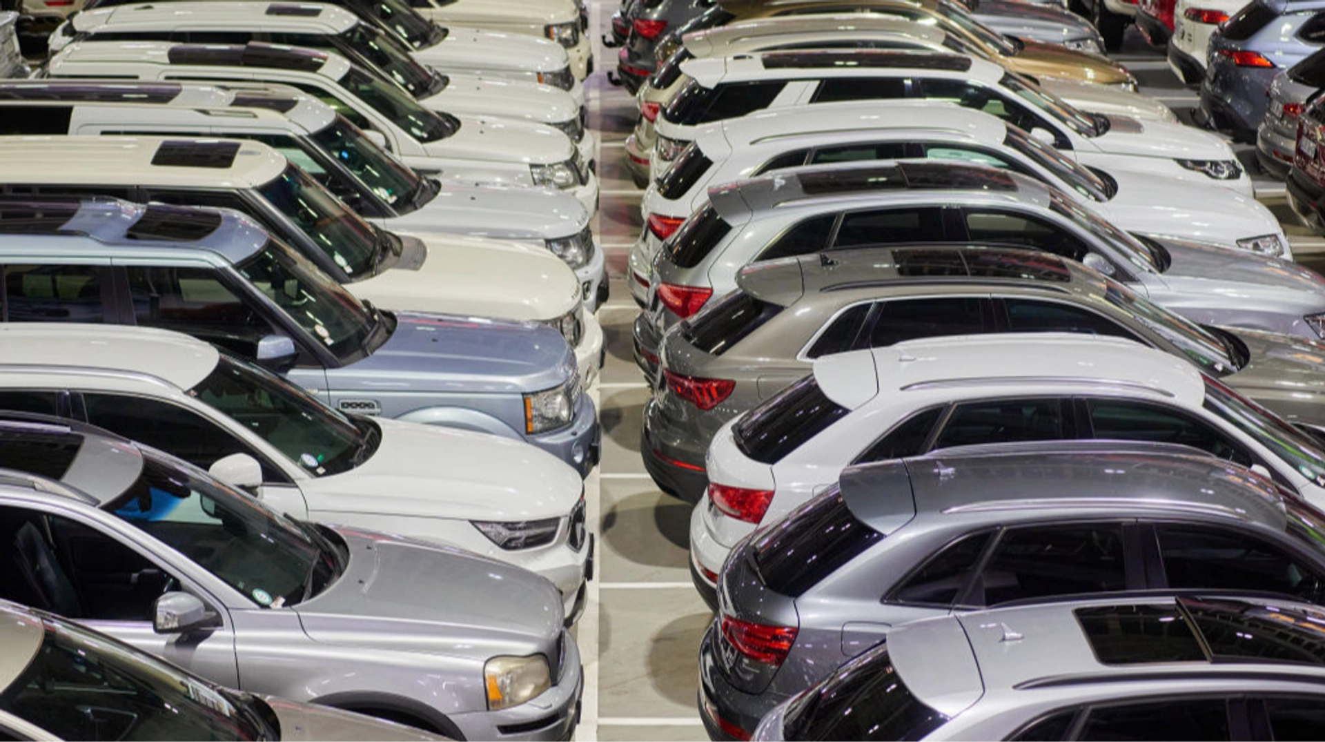 У травні продажі нових авто в Україні різко знизилися: хто лідери ринку