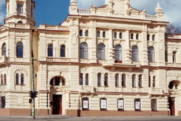 Суд розірвав угоду про ремонт музею у Херсоні на десятки мільйонів