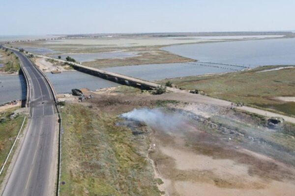Замість Чонгарського мосту: росіяни добудовують насип на в'їзді до Криму
