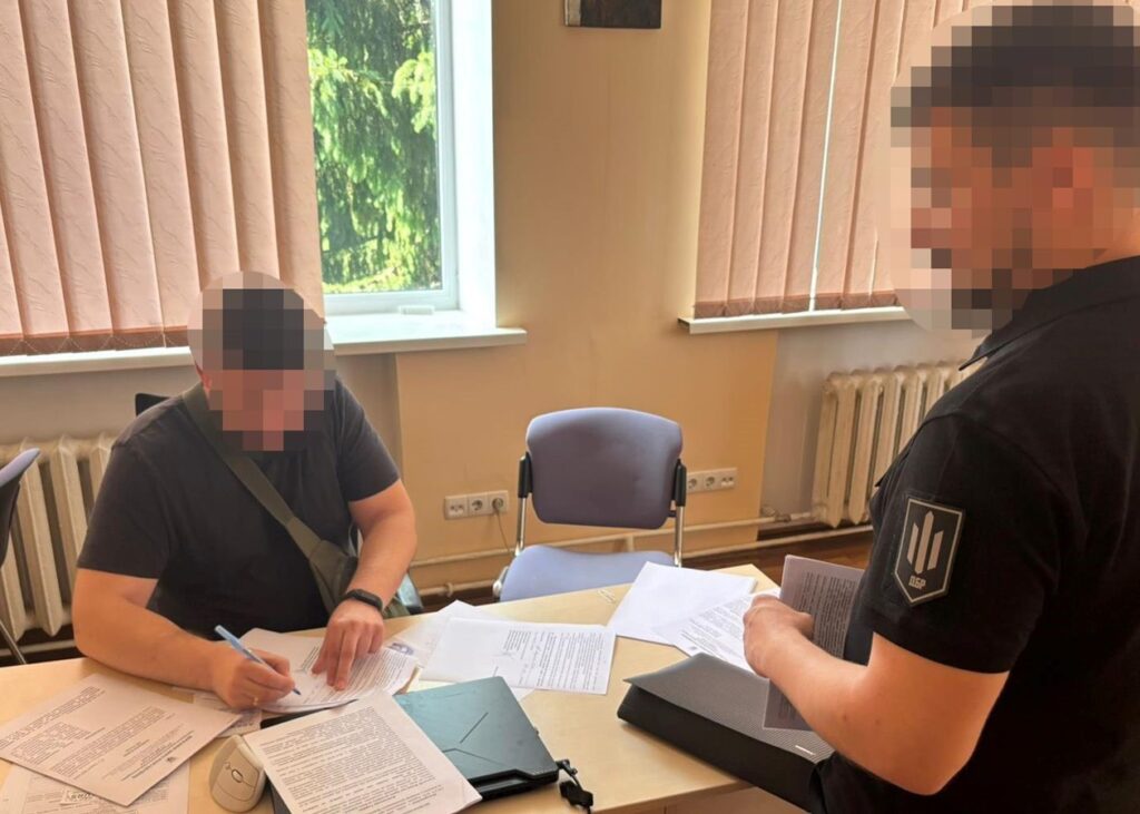 Видалення з реєстру за гроші: викрито схему допомоги ухилянтам через ТЦК