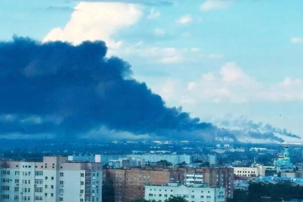 Дрони атакували Сизрань в РФ: палає НПЗ