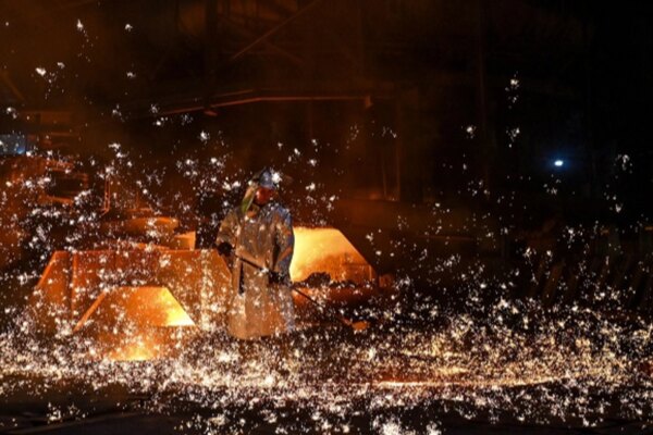 Україна скоротила виробництво сталі та прокату