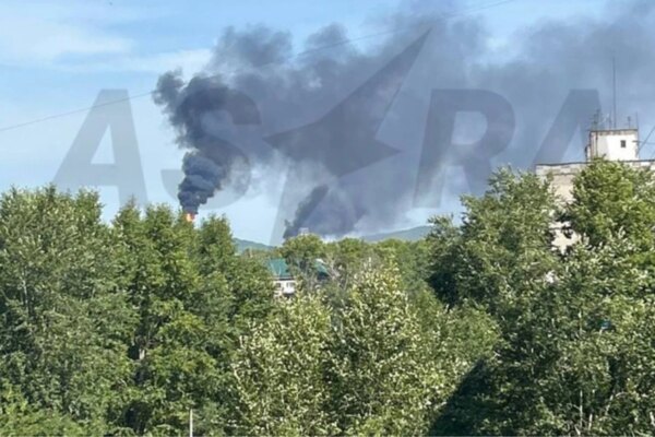 У російських Комсомольську-на-Амурі та Орську горять НПЗ