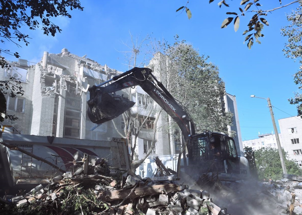 У Львові шукають двох зниклих безвісти після атаки