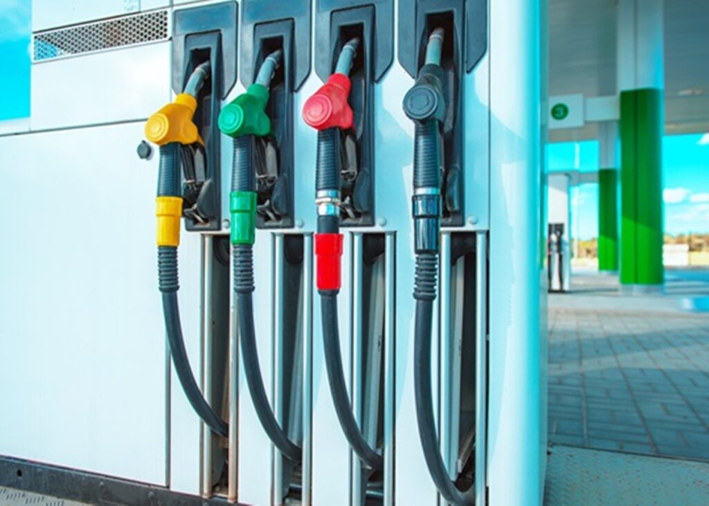 АЗС в Україні вводять ліміт на продаж дизеля - ЗМІ