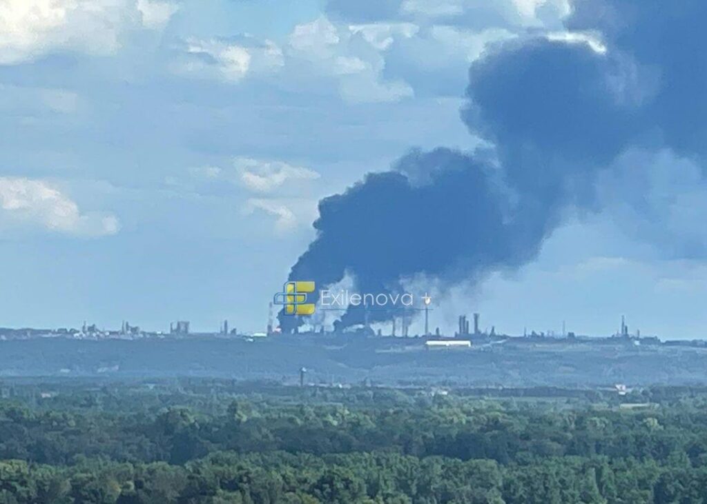 В Уфі палає нафтопереробний завод після атаки БпЛА