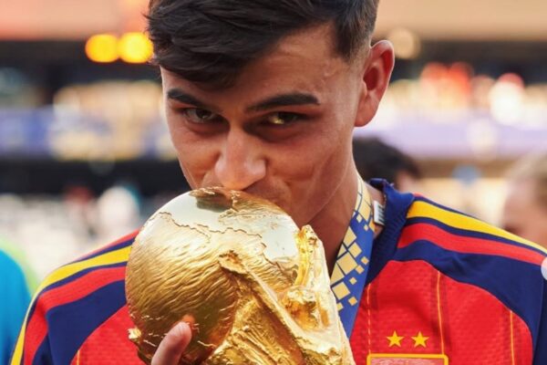 Лідер Барселони змінив зачіску після тріумфу на ЧС