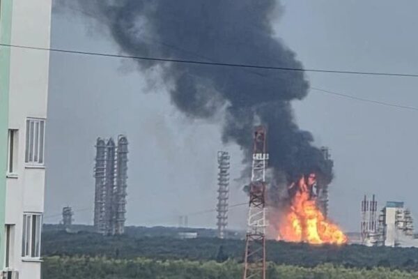 Дрони уразили нафтохімічний завод у Сибіру