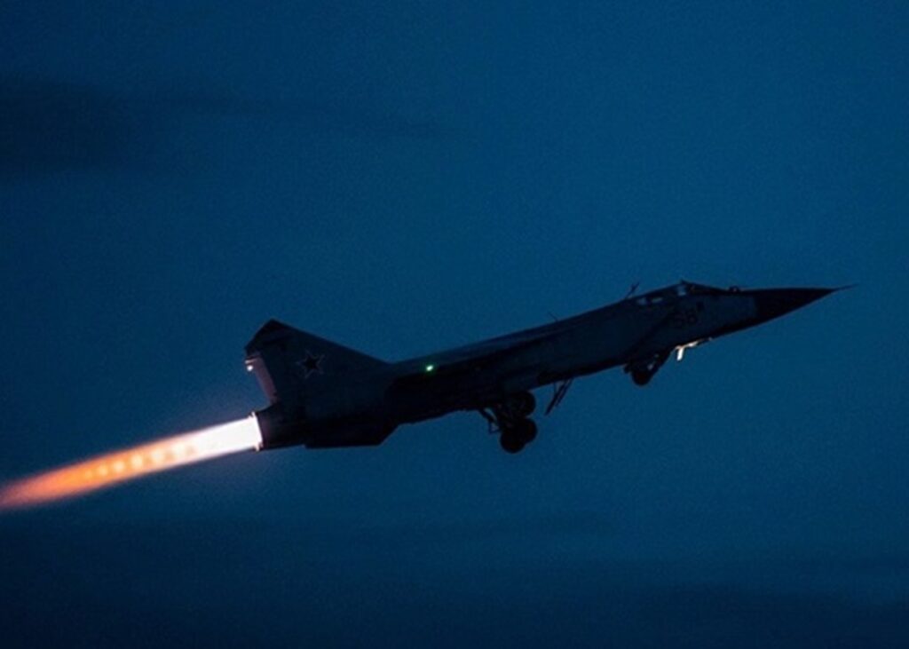 Дрони атакували російський аеродром із МіГ-31К