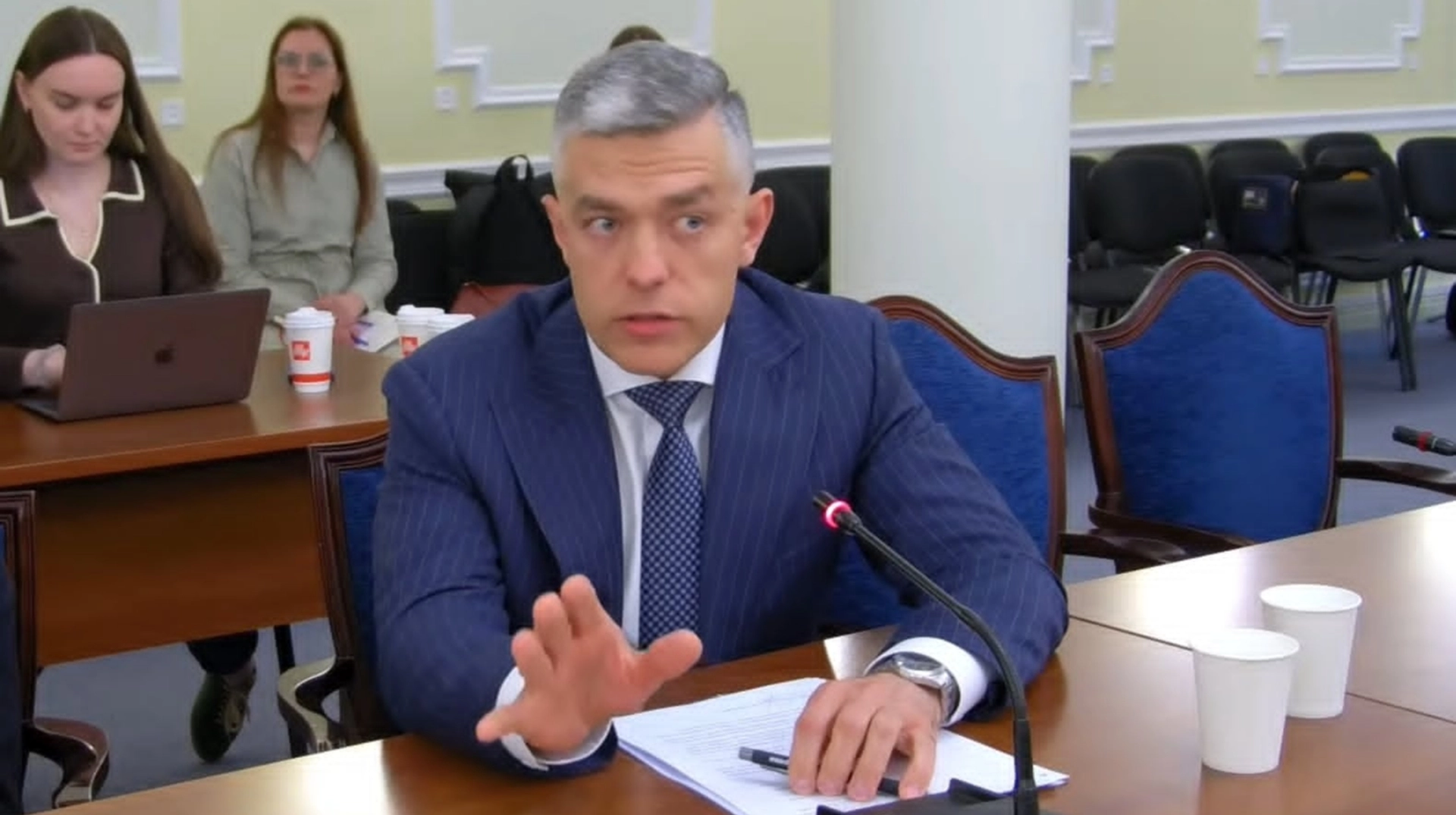 Уряд звільнив голову наглядової ради "Сенс банку"