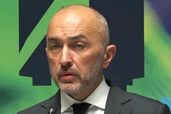 Новини 13 серпня: Зеленський незадоволений головою НБУ, протидронові сітки для танкерів РФ