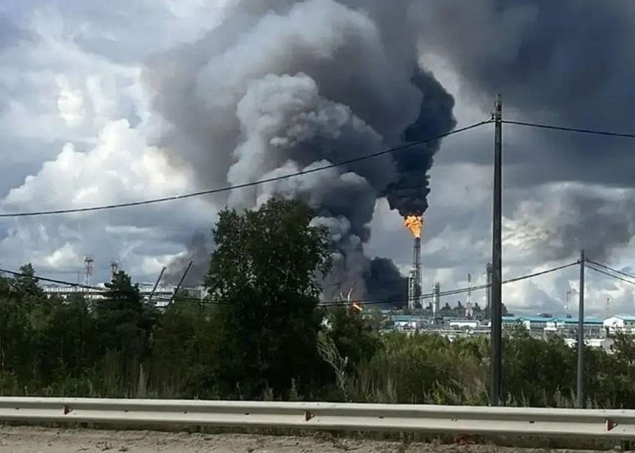 У Росії пожежа на великому газохімічному комплексі